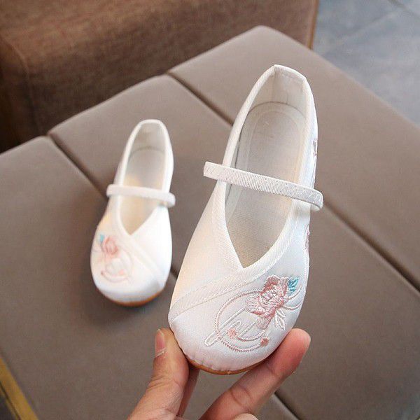 Handmade girls' embroidered shoes in Hanfu children's old Beijing cloth shoes national style students perform shoes dance shoes
