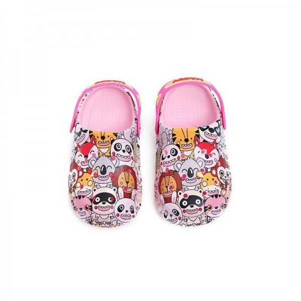 New small and medium-sized children's lovely cool slippers boys' bathroom slippers summer Baby Beach Baotou girls' hole shoes
