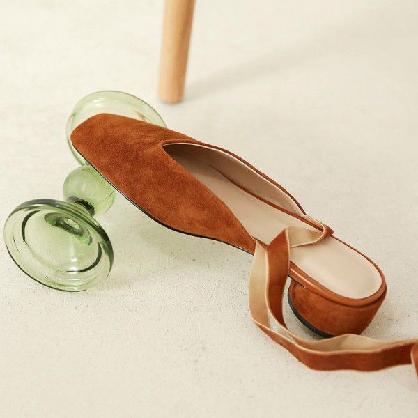 Fashion simple Japanese and Korean Caramel small square head solid color all-around travel foot ring strap strap shallow mouth sandal female
