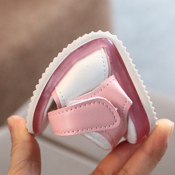 2020 summer new girls' bareteeth bright light sandals fashion luminous princess shoes baby breathable soft soled luminous shoes