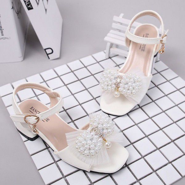 203 children's shoes girl's sandals 2020 summer new bright leather pearl bow thick heel princess shoes manufacturer wholesale