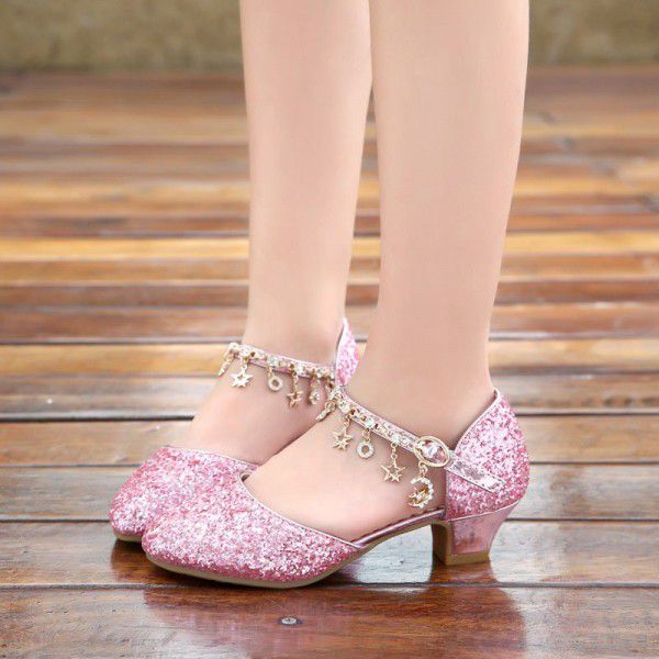 Wholesale 2019 new girls' leather shoes, students' Baotou crystal sandals, Korean version, high-heeled children's princess shoes
