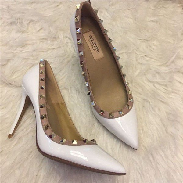 Summer New Pointed Black Rivet High Heels, Women's Sandals with Fine Heels, Beautiful Naked Single Shoes, Liuding Shallow Mouth 