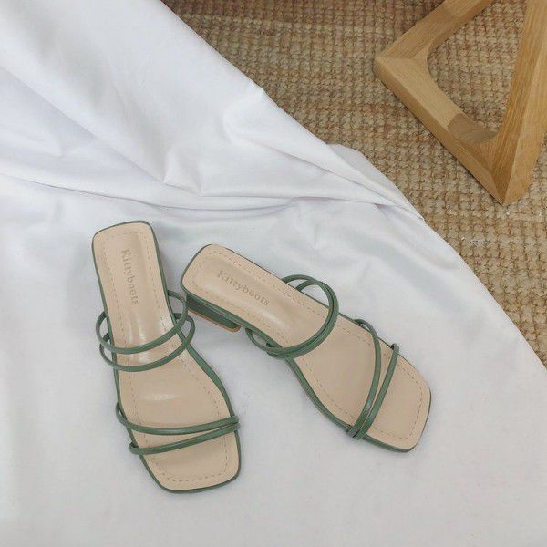 2020 summer new Korean version thick heel slippers...